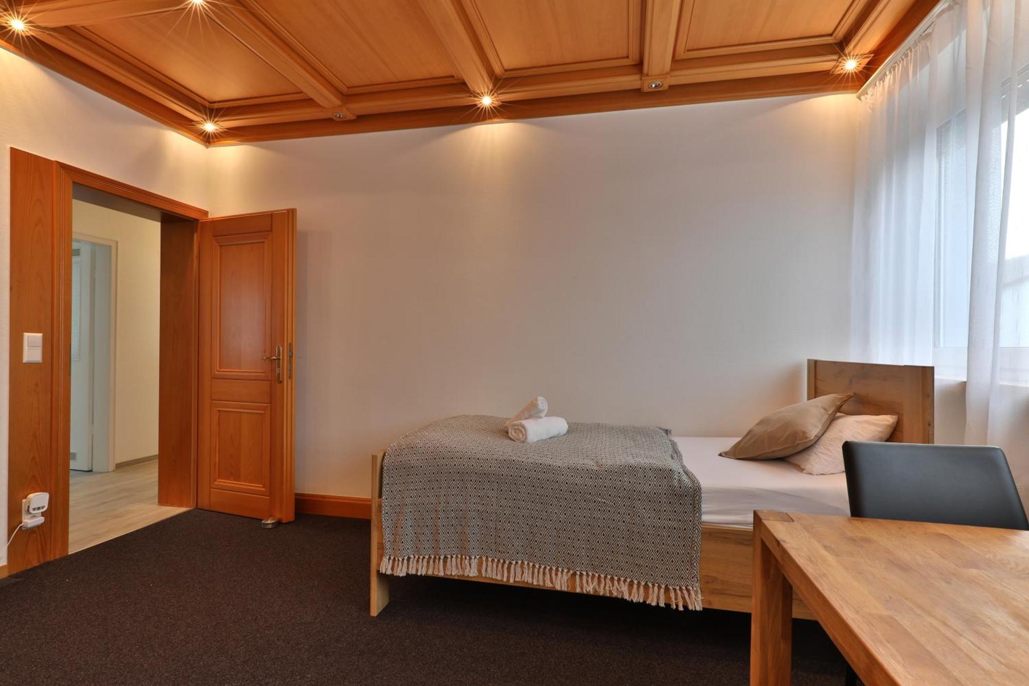 Moderne Ferienwohnungen - Service Wie Im Hotel Göppingen Buitenkant foto