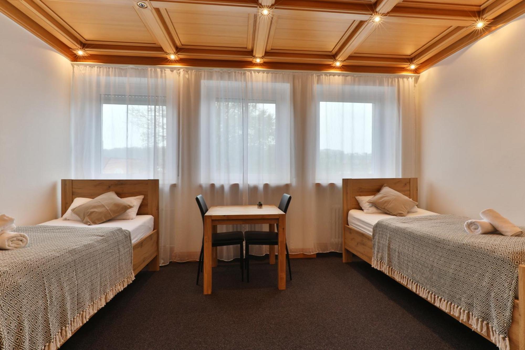 Moderne Ferienwohnungen - Service Wie Im Hotel Göppingen Buitenkant foto